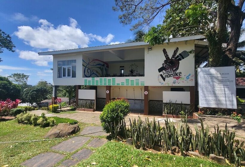 هتل Bakasyunan Resort And Conference Center   Tanay