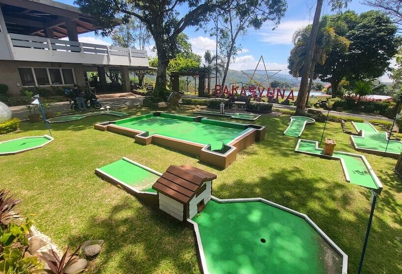 هتل Bakasyunan Resort And Conference Center   Tanay