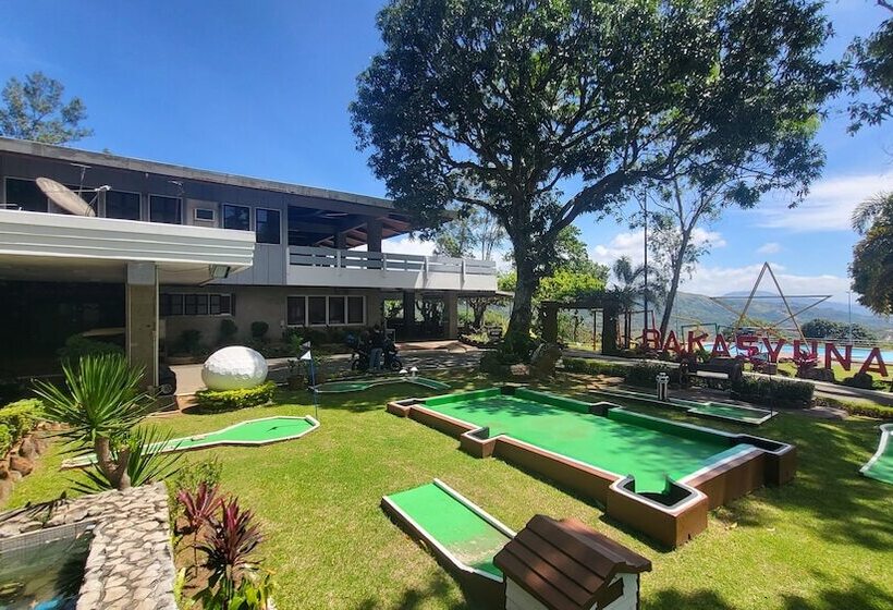 هتل Bakasyunan Resort And Conference Center   Tanay