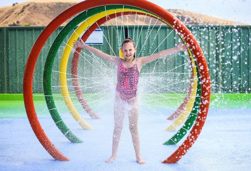 호텔 Beachside Holiday Park