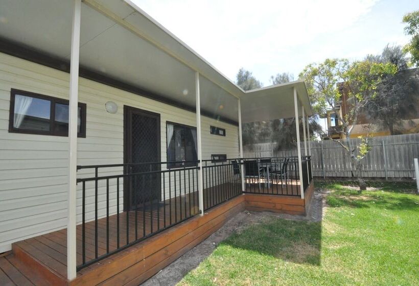 호텔 Beachside Holiday Park