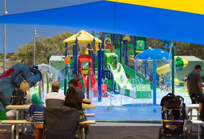 호텔 Beachside Holiday Park