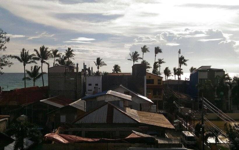 בית מלון כפרי Boracay White Coral