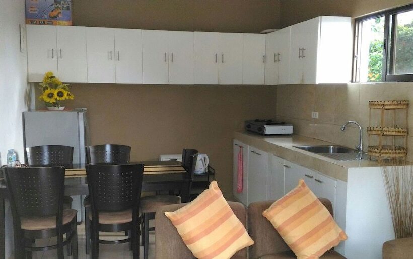 בית מלון כפרי Boracay White Coral