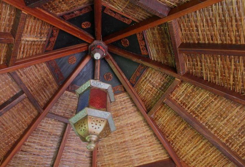 בית מלון כפרי Silk Pavilions Glamping