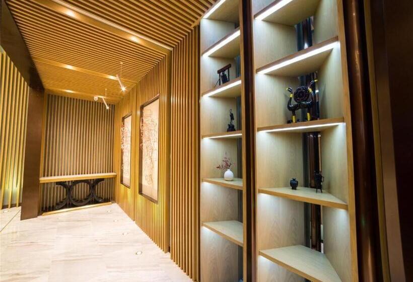 Metropolo Hotel Huazhong University Guanggu Avenue