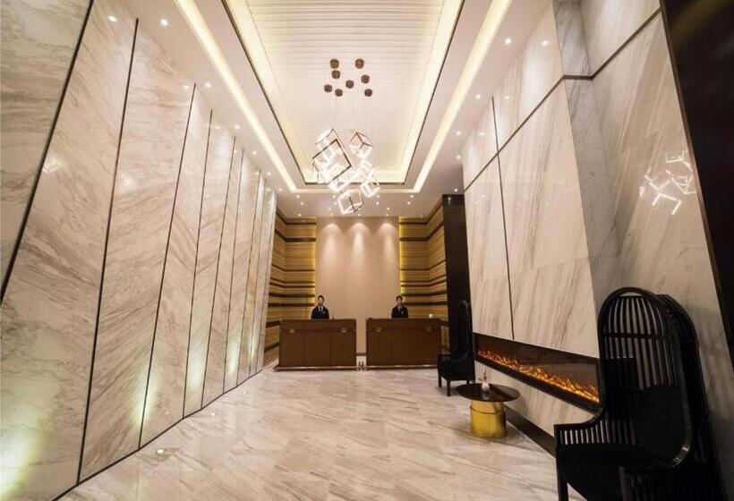 Metropolo Hotel Huazhong University Guanggu Avenue