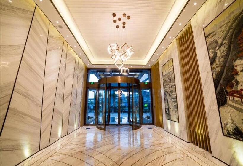 Metropolo Hotel Huazhong University Guanggu Avenue