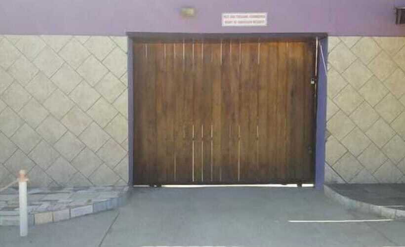 Aron's Guest House Bed & Breakfast