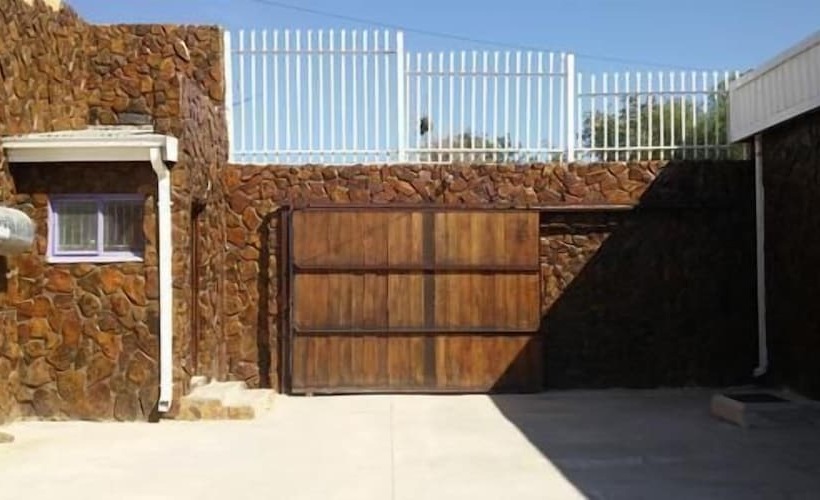 Aron's Guest House Bed & Breakfast