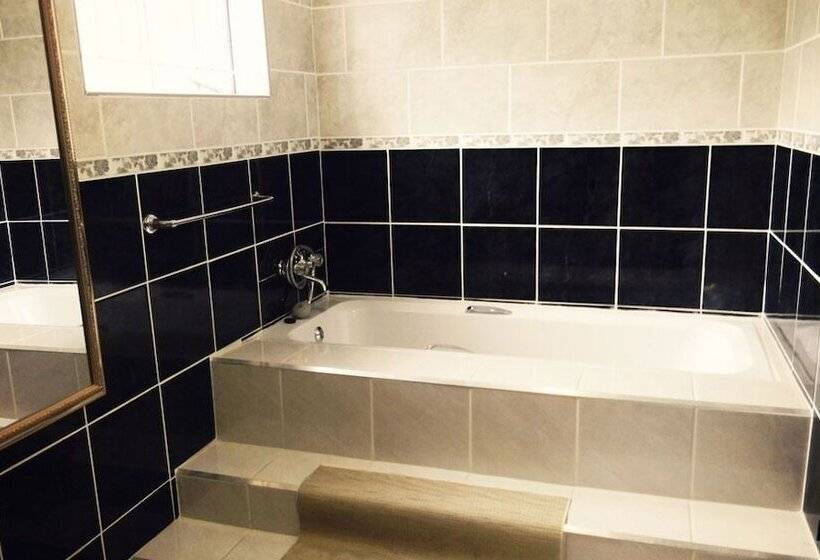 Aron's Guest House Bed & Breakfast