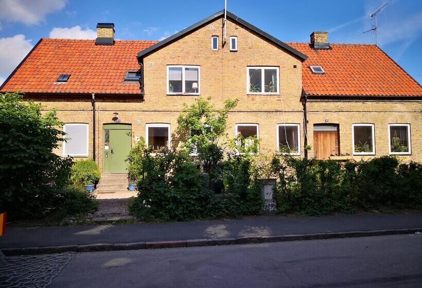 Bed and Breakfast Explorers Club