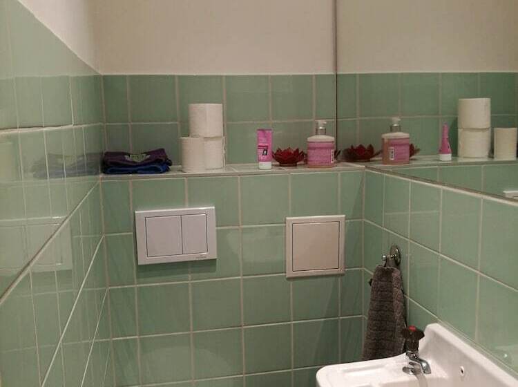 Bed and Breakfast Explorers Club