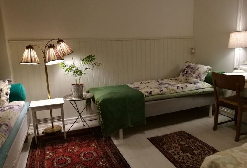 Bed and Breakfast Explorers Club