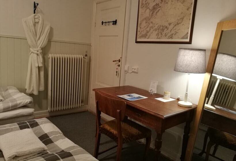 Bed and Breakfast Explorers Club