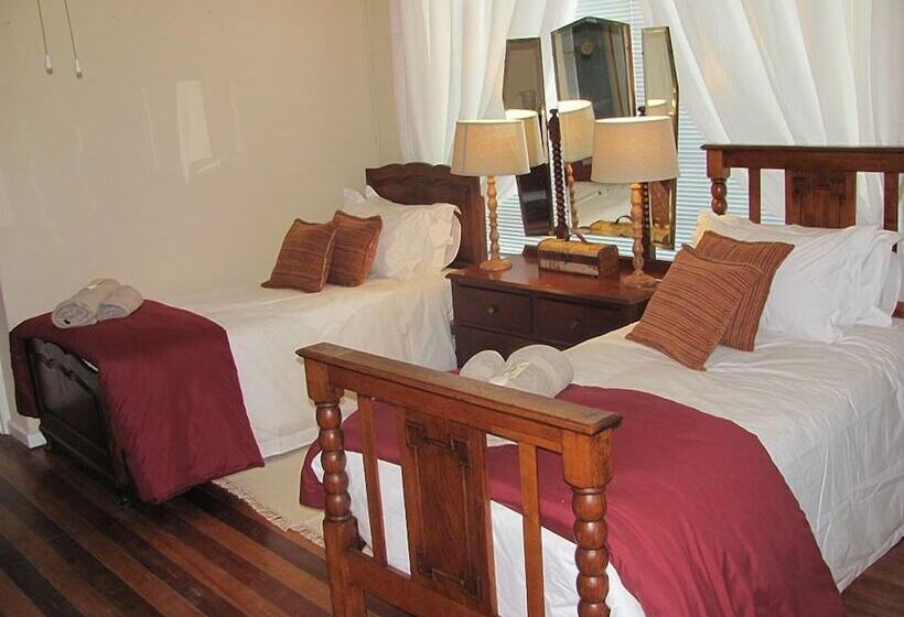 צימר Stellar Dust Guesthouse Previously The Blue Moon Guesthouse