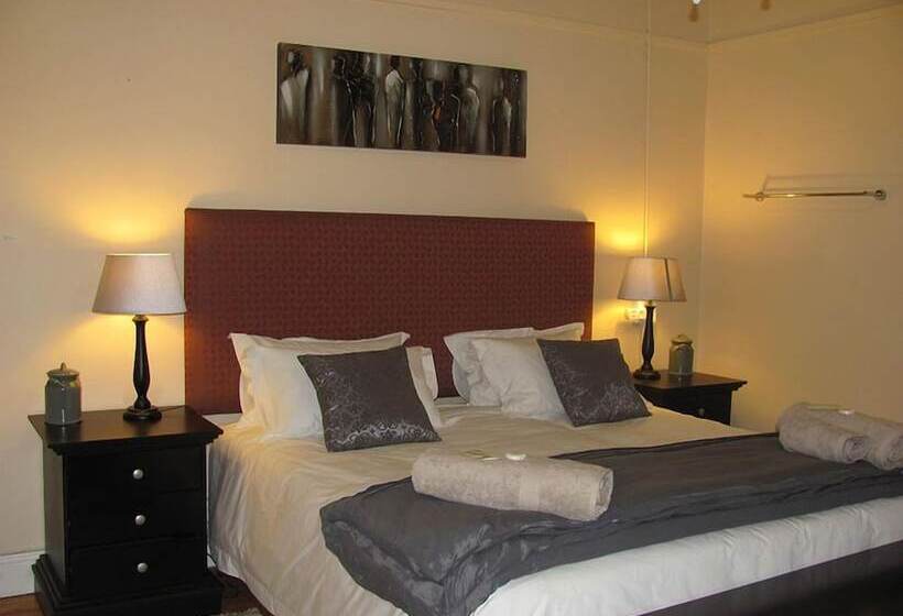 צימר Stellar Dust Guesthouse Previously The Blue Moon Guesthouse