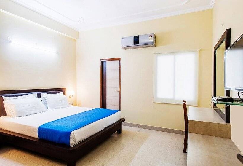 Deep Hotel & Restaurant