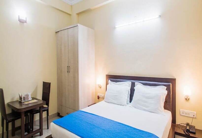 Deep Hotel & Restaurant