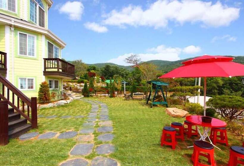 Afternoon Of The Forest Pension