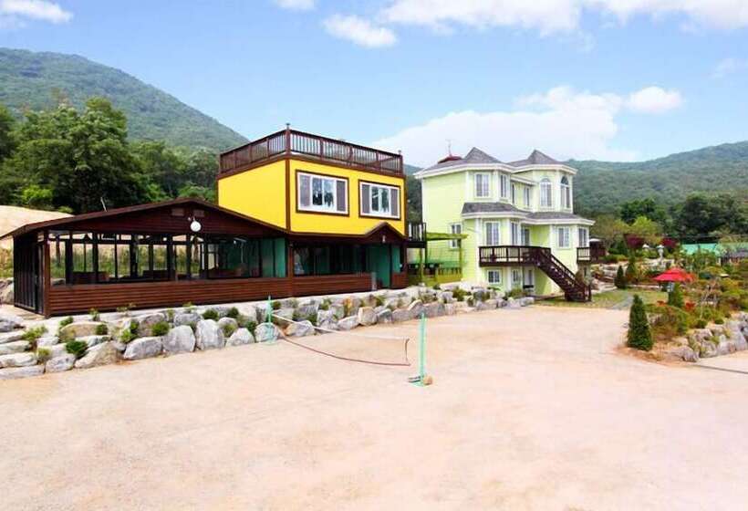 Afternoon Of The Forest Pension