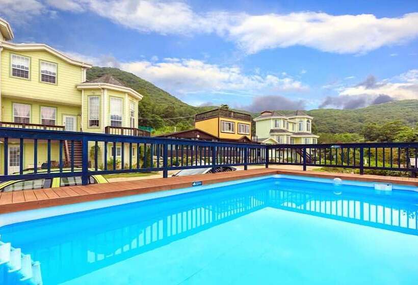 Afternoon Of The Forest Pension