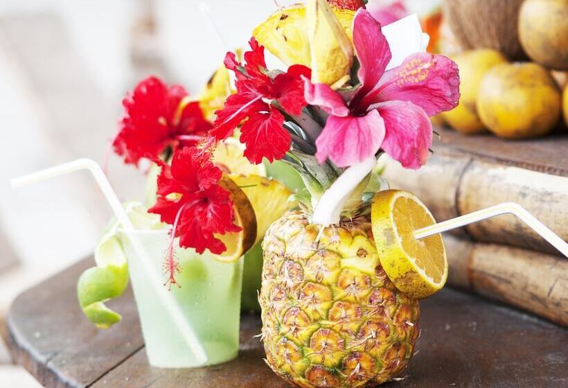 Green9 Hotel & Beach Resort Same