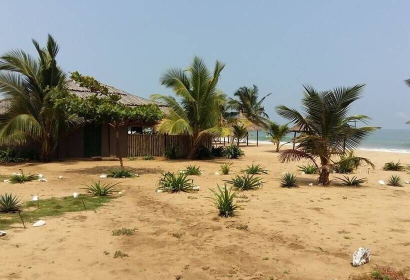 호텔 The Akwidaa Inn