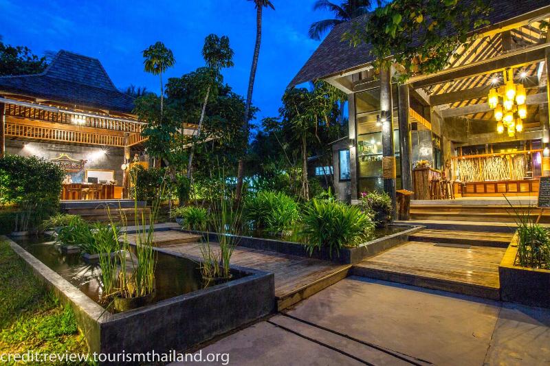 בית מלון כפרי Andalay Beach Resort Koh Libong