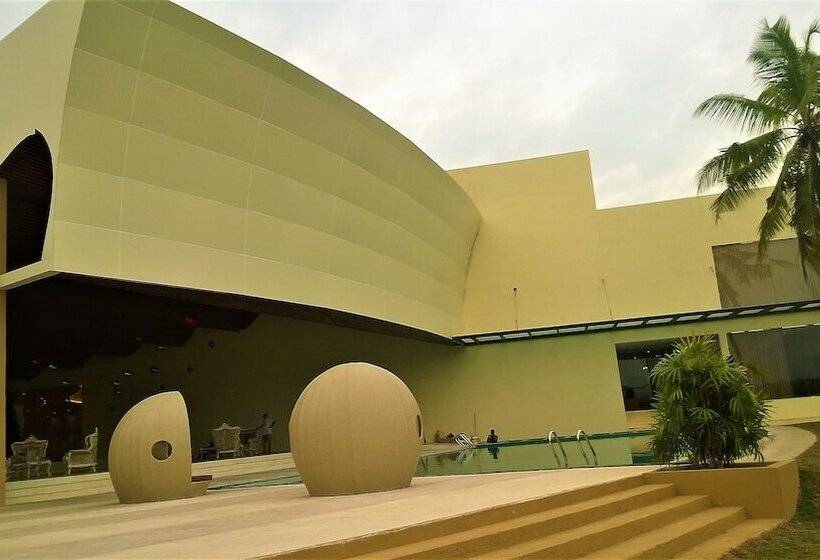 ホテル Avenra Gangaara