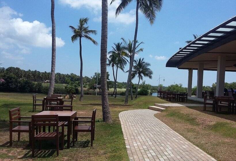 فندق Avenra Gangaara