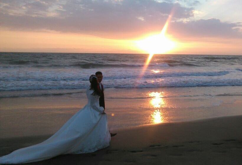 فندق Boca Beach Resort Club