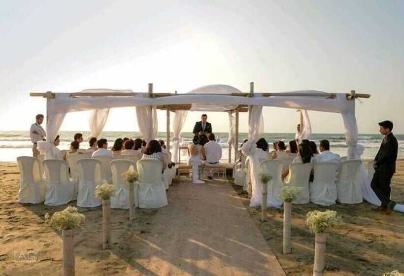 فندق Boca Beach Resort Club