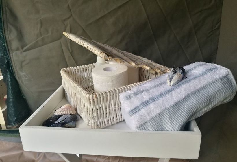 Отель Chiefs Namaqua Flower Camps