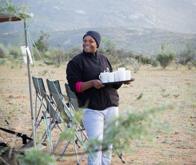 Отель Chiefs Namaqua Flower Camps