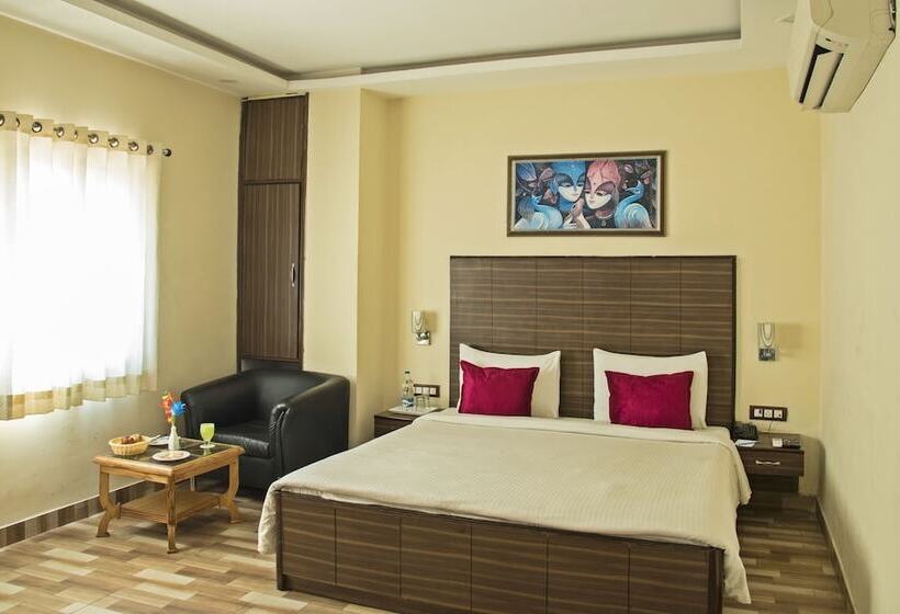 בית מלון כפרי Genx Plaza Mughalsarai