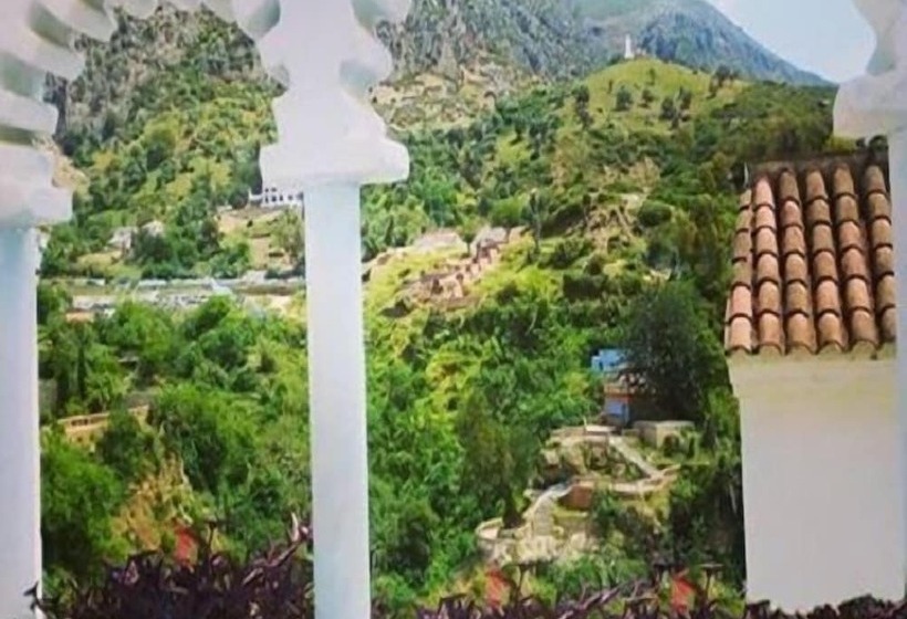 هتل Hostal La Joya