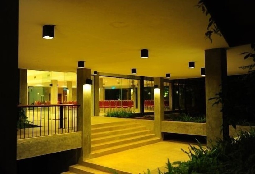 בית מלון כפרי Kithul Kanda Mountain Resort