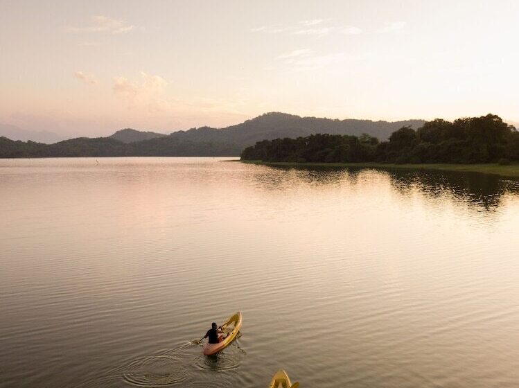 Отель Mapakada Village