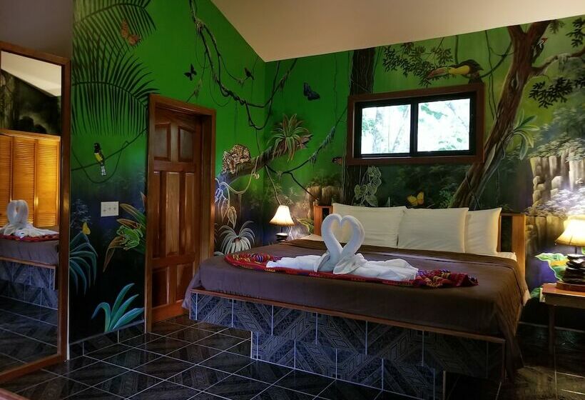 هتل Mariposa Jungle Lodge