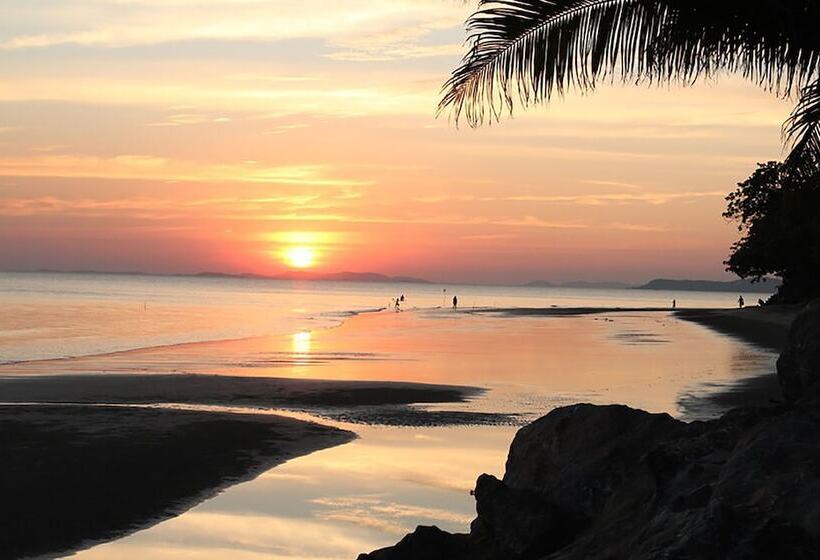 ホテル Mercure Rayong Lomtalay Villas & Resort