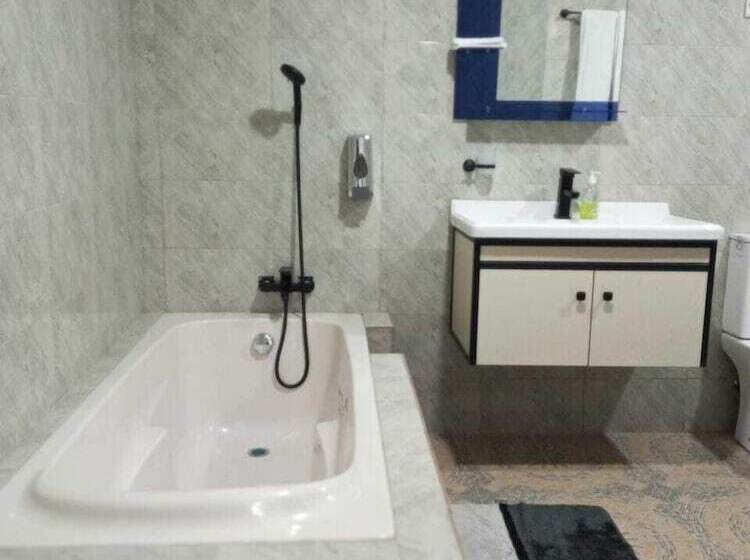 בית מלון כפרי Meridian Drive