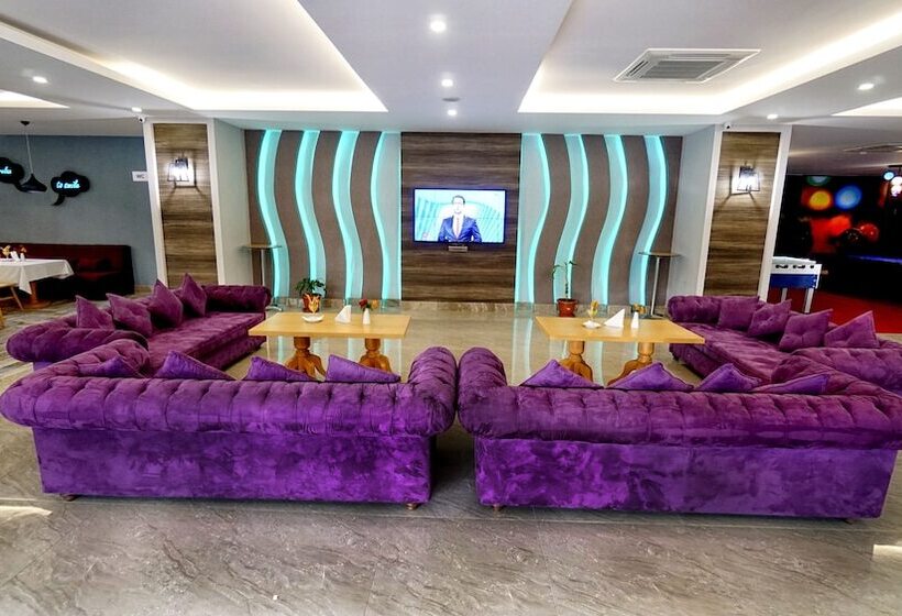 בית מלון כפרי Orkis Palace Thermal & Spa