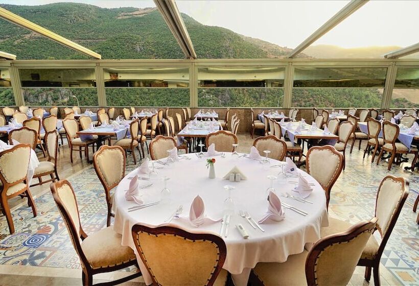 בית מלון כפרי Orkis Palace Thermal & Spa