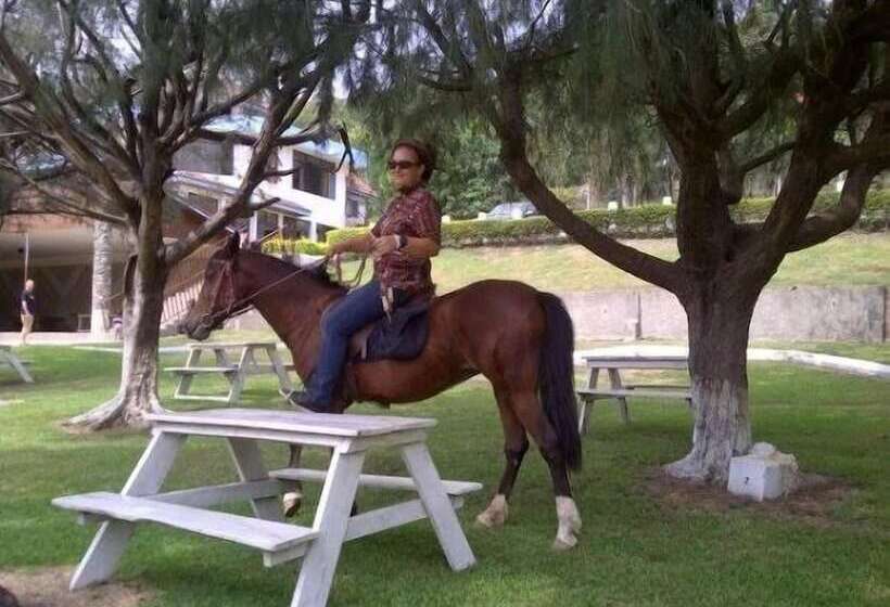 בית מלון כפרי Paradise Resort Lake Bosomtwe