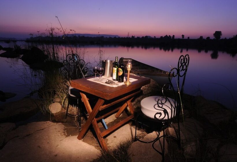 בית מלון כפרי Pugdundee Safaris   Ken River Lodge