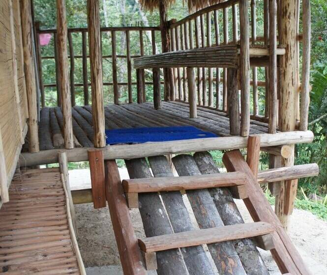 בית מלון כפרי Rain Forest Inn