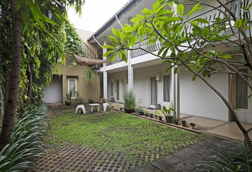 Hotel Reddoorz @ Mampang Prapatan
