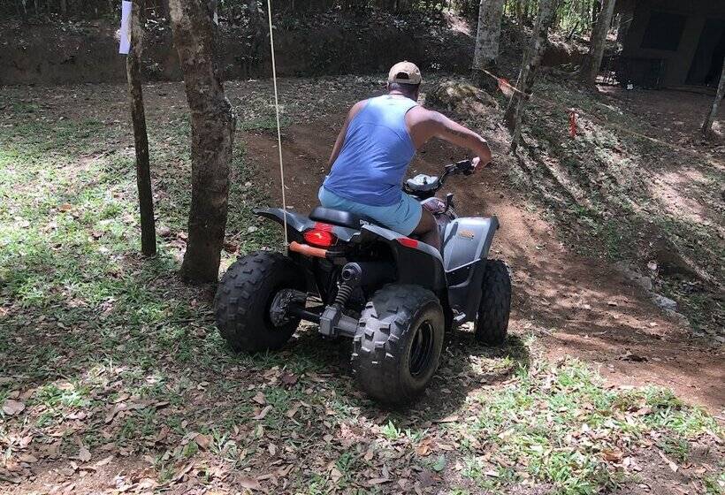 בית מלון כפרי River Garden Resort