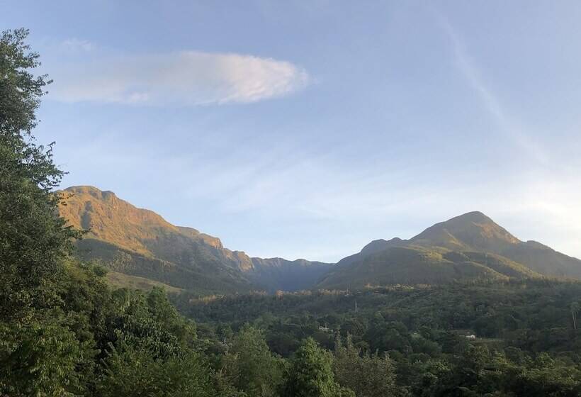 בית מלון כפרי River Garden Resort